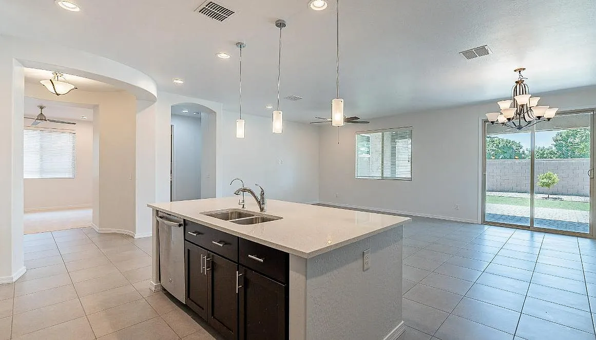 20737 E Canary Way — Photo 4