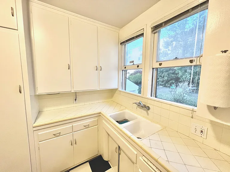 3249 Rowena Ave #3 — Photo 22