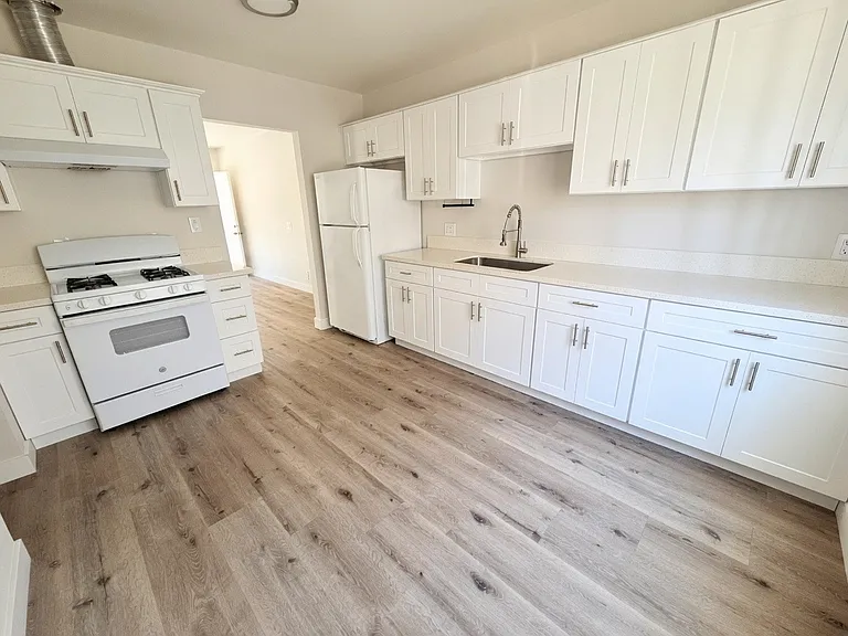 7722 Walker Ave #MAIN — Photo 5