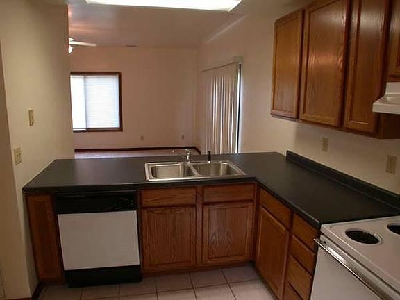 Jaros 86 Kitchen view 2