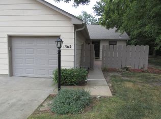 1362 Parkwood Dr, Salina, KS 67401