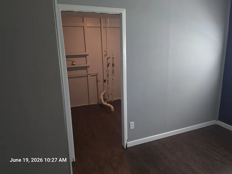 814 Josephine St — Photo 9