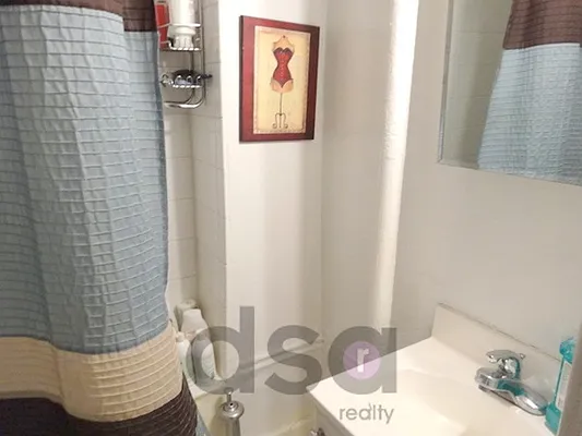Rented by DSA Realty | media 10
