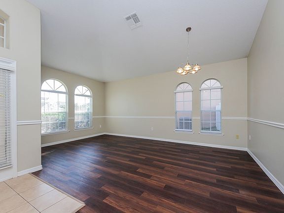 3rd image of 1506 Sun Meadow Dr