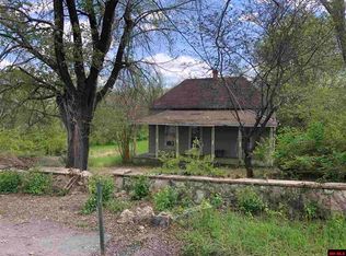 317 W 4th St, Yellville, AR 72687