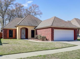 111 Colchester Dr, Broussard, LA 70518