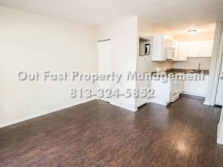 537 2nd St N #C — Photo 3