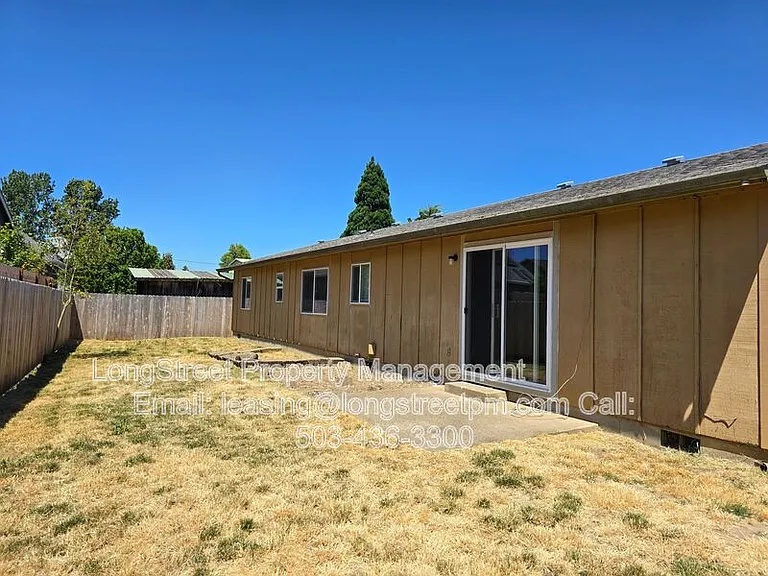 2830 SE Deborah Pl — Photo 23