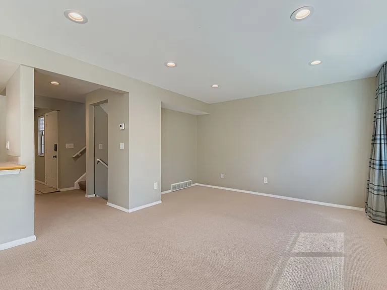 3907 Paseo Del Prado — Photo 13