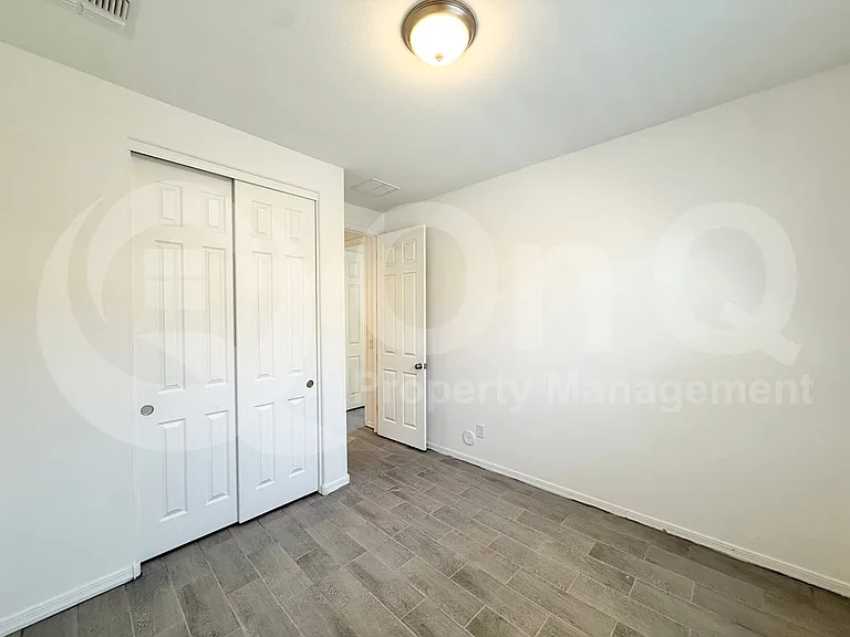1265 E Kingman St — Photo 36