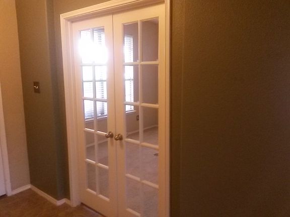 4th image of 8964 Silent Brook Ln