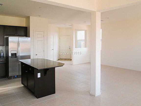 3rd image of 1041 Pebble Lake St
