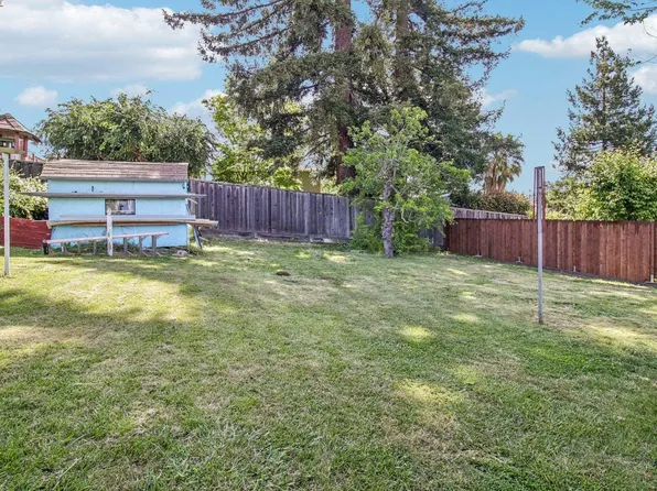 19136 Mayberry Dr, Castro Valley, CA 94546
