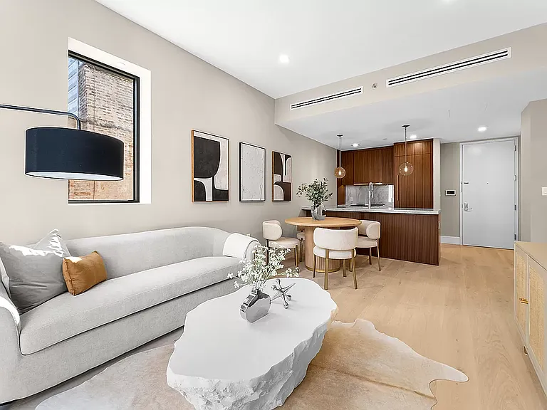 244 E 52nd St #4A — Photo 3