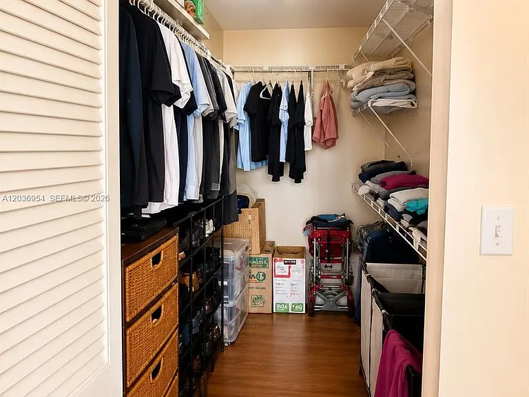 1000 Parkview Dr #505 — Photo 11
