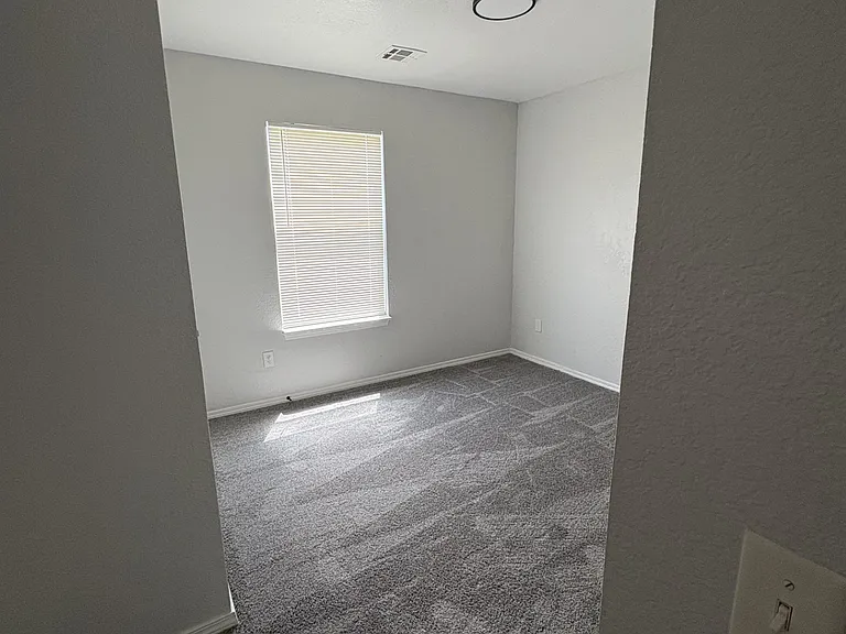 1617 Ginger Ave — Photo 7