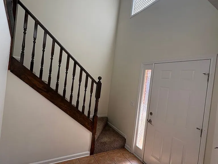 118 W Briar Dr — Photo 3