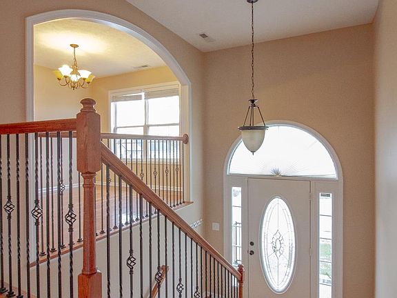 2nd image of 1589 Apache Way