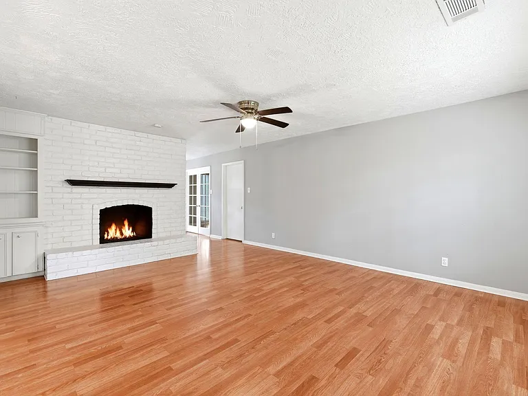 7902 Lichen Ln — Photo 10