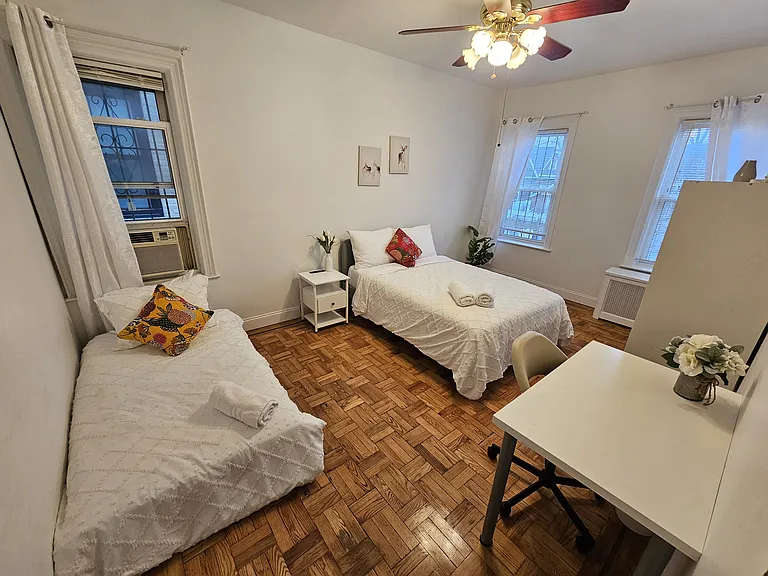 3618 Crescent St #1 — Photo 10