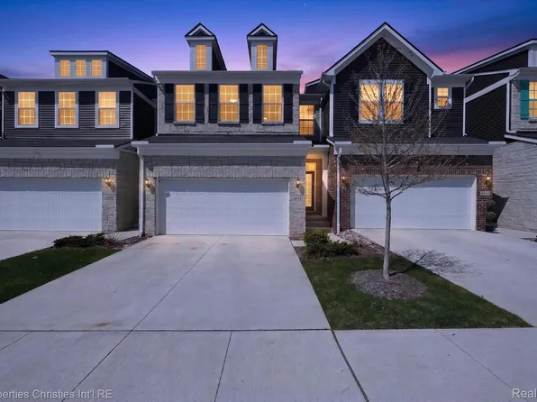 4041 Nottingham Cir, Clarkston, MI 48346