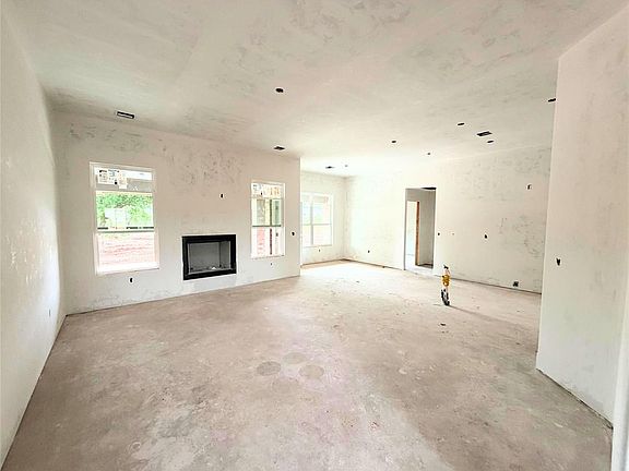 3rd image of 2209 Winter Ridge Rd