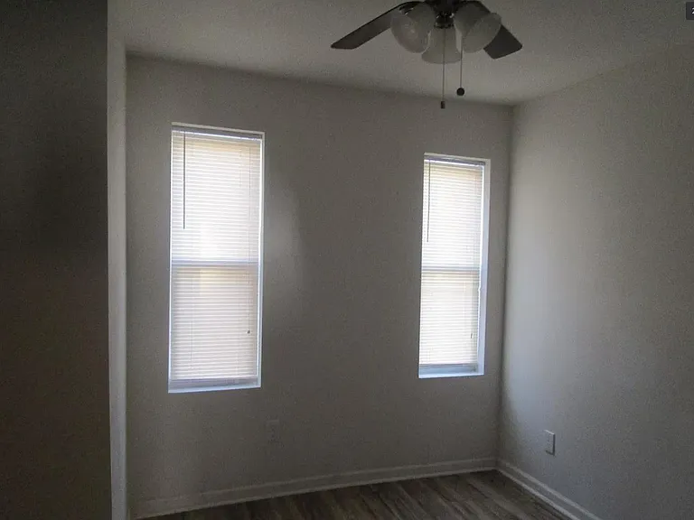 827 E Madison St — Photo 7