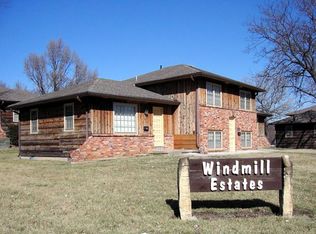 2616 Ridge Ct, Lawrence, KS 66046