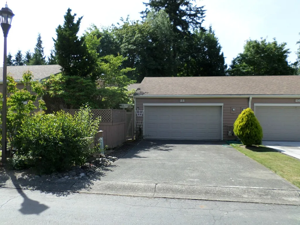 25412 213th Pl SE photo 1