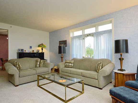 4th image of 6815 N Milwaukee Ave APT 710