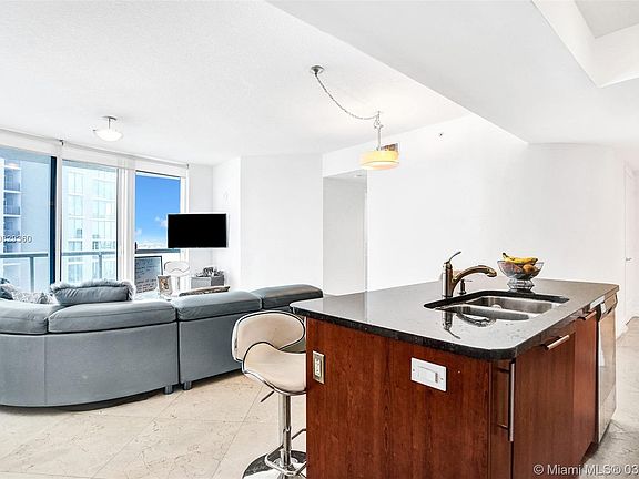 3rd image of 480 NE 30th St APT 1401