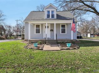402 W Oak St, Millstadt, IL 62260