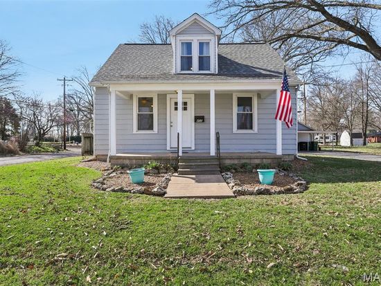 402 W Oak St, Millstadt, IL 62260