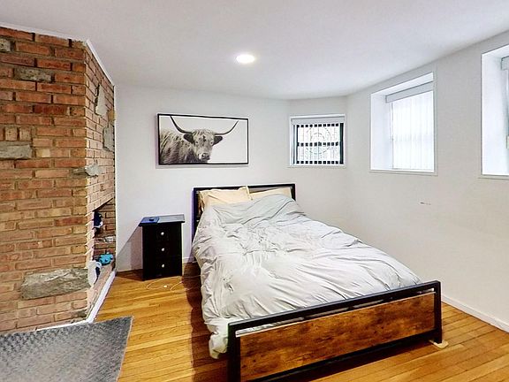5th image of 910 W Wrightwood Ave #F