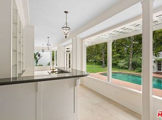 100 Copa De Oro Rd, Los Angeles, CA 90077