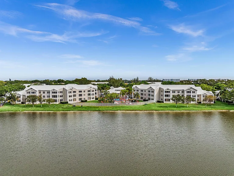 2810 N Oakland Forest Dr #104 — Photo 50