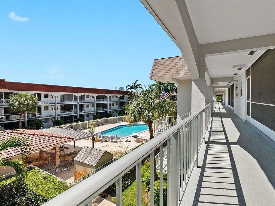 1st image of 581 Blue Heron Dr APT 318B