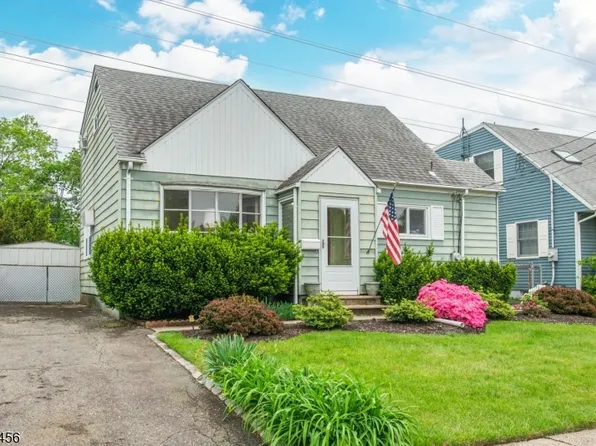 51 Brookwood Rd, Clifton City, NJ 07012