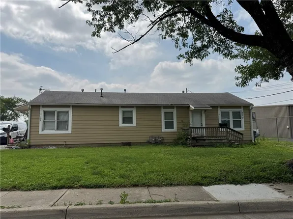 115 S Julia St, Olathe, KS 66061