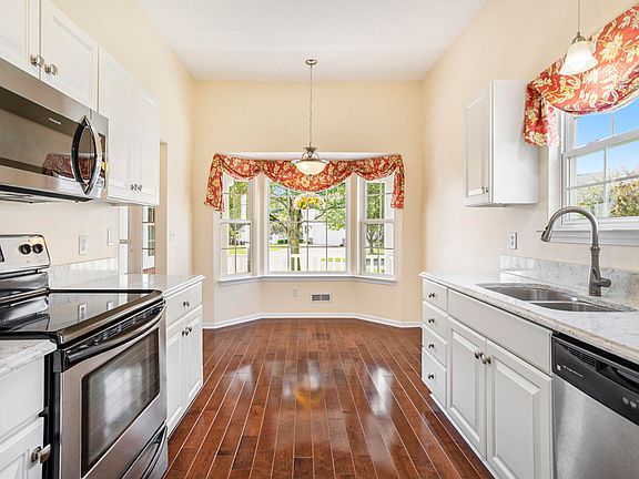 5th image of 115 Eastman Ct