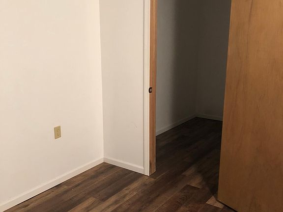 5th image of 420 Pearl Ave