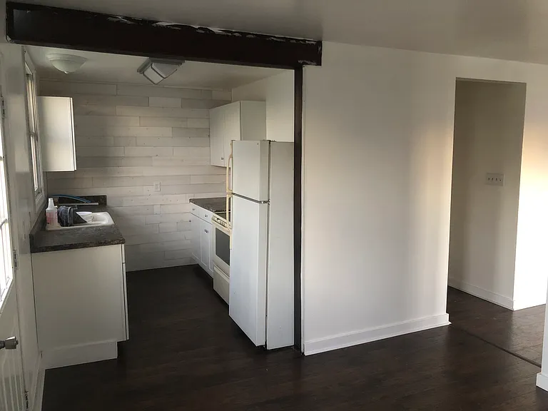 13 W Madison St — Photo 5