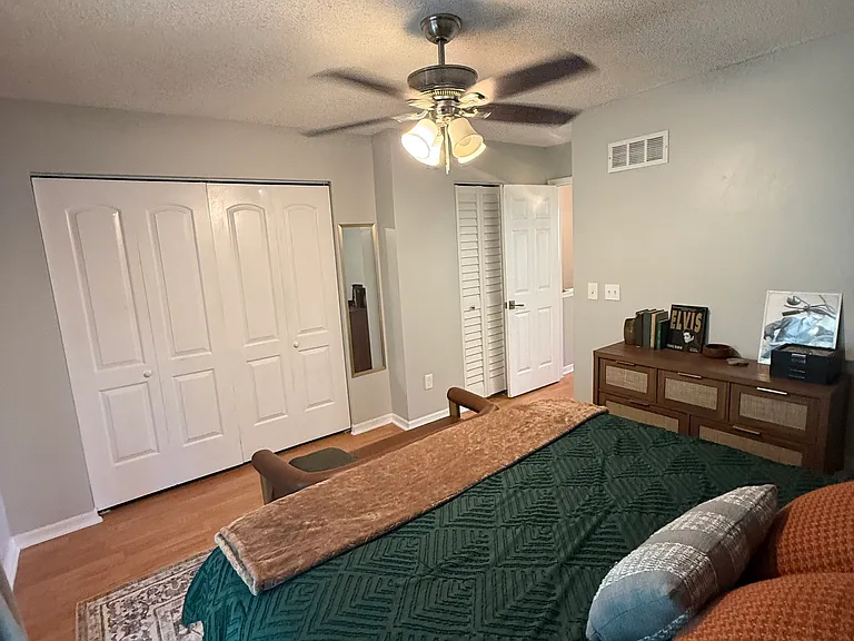 16624 Brigadoon Dr — Photo 2