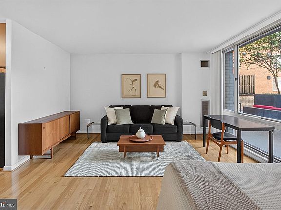 2nd image of 950 25th St NW APT 115N