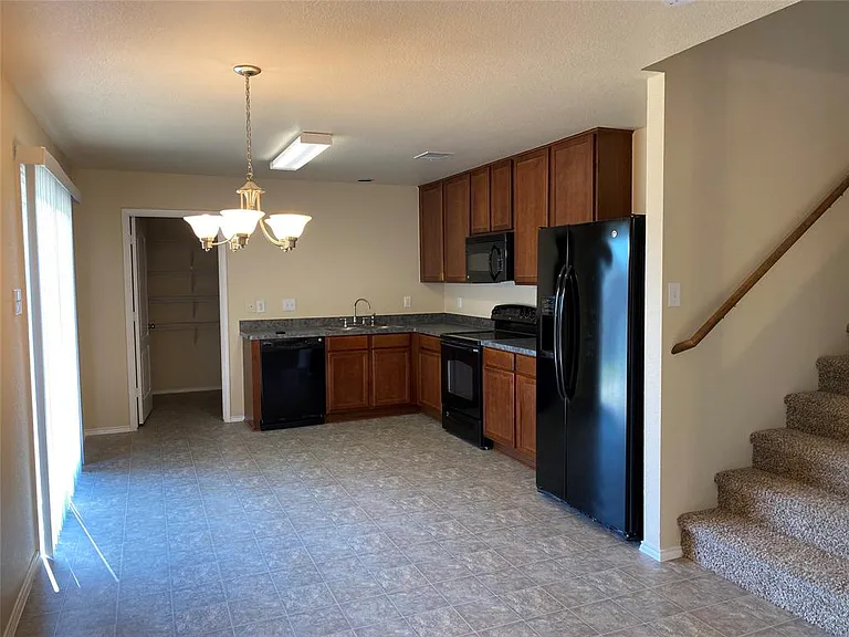 324 Chisholm Trl — Photo 27