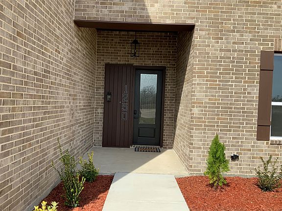 2nd image of 1250 Southfork Ct