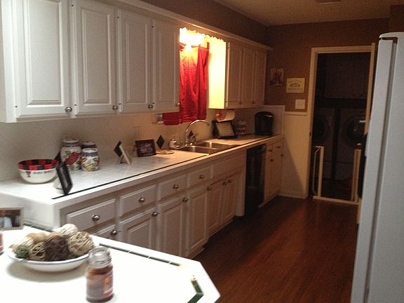 2nd image of 108 Tanglewood Ln