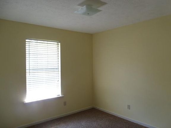 5th image of 339 Miller Ave