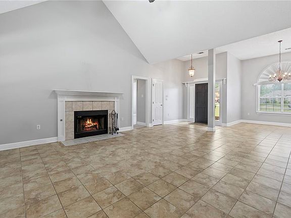 5th image of 154 Moldaner Ct