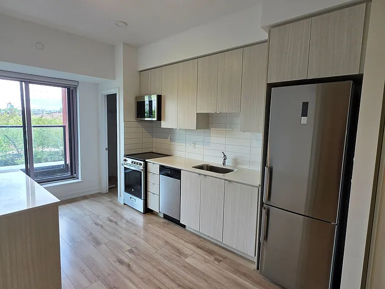 2433 Dufferin St #208 — Photo 30